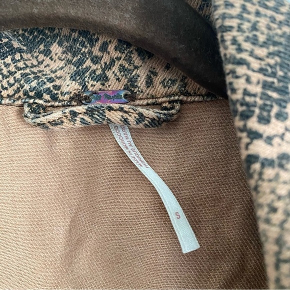 Free People Women's Size Small Brown Snake Print Trucker Jacket - Picture 3 of 5